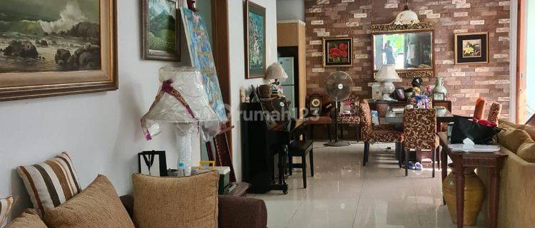 Anda Pasti Suka Desain Minimalis di Rumah Emerald Bintaro Ini Gb12695 1