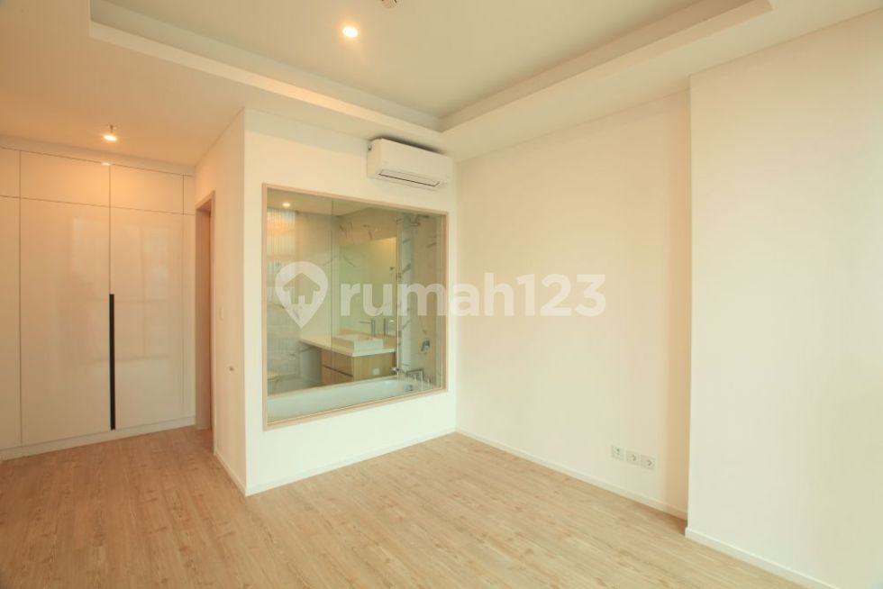 2BR - Corner