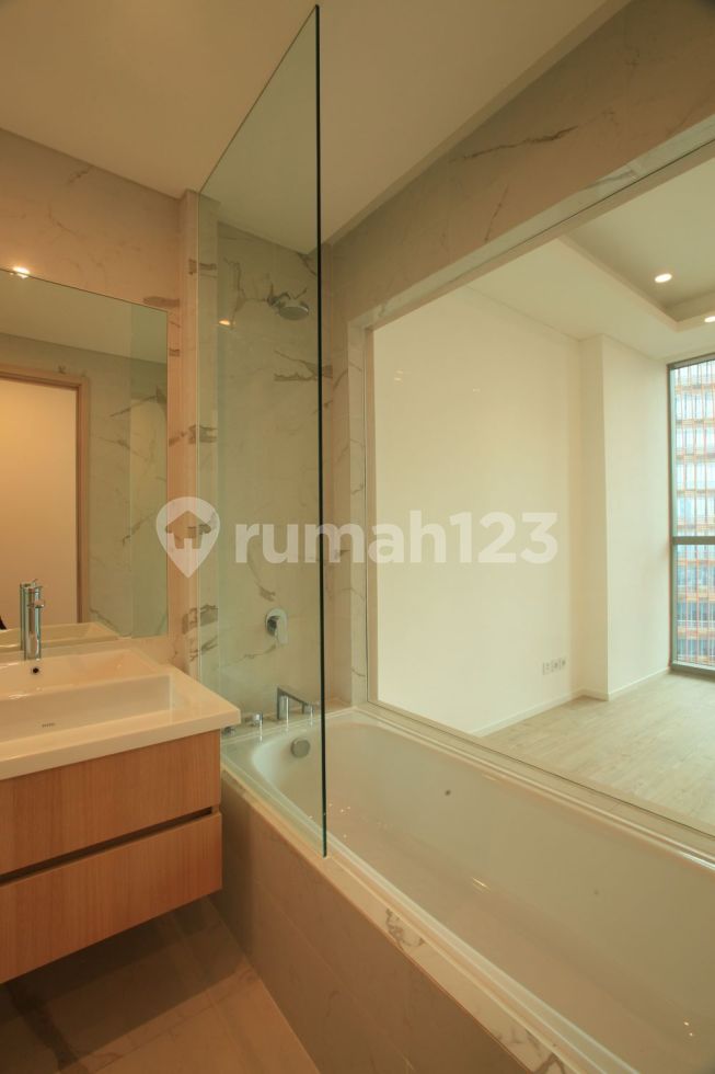 2BR - Corner
