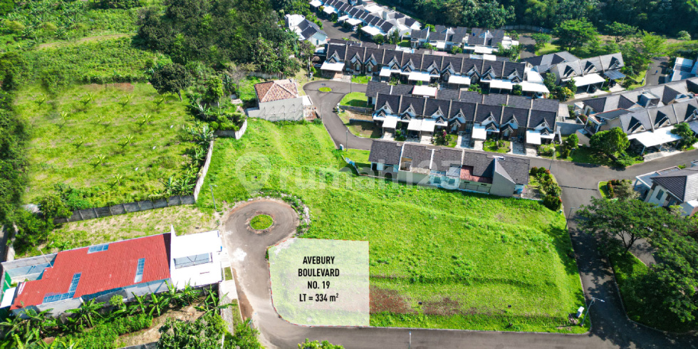 Avebury Boulevard No. 19