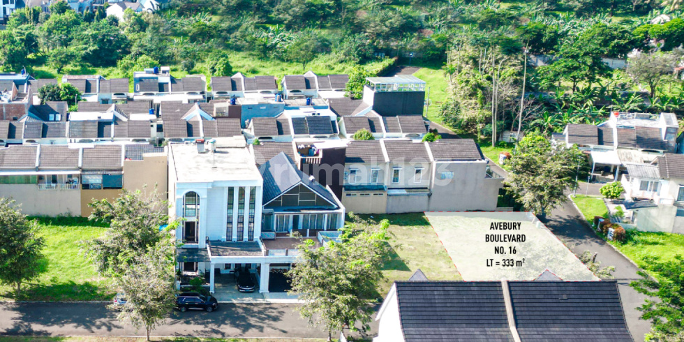 Avebury Boulevard No. 16