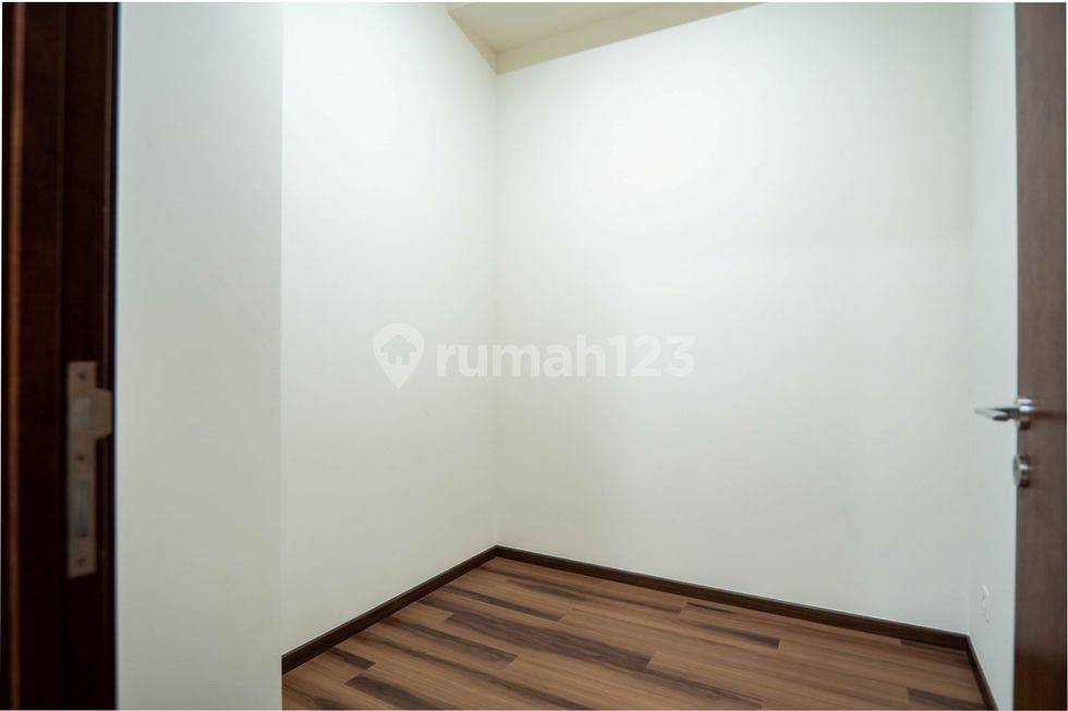 1 BR + 1 ( B )