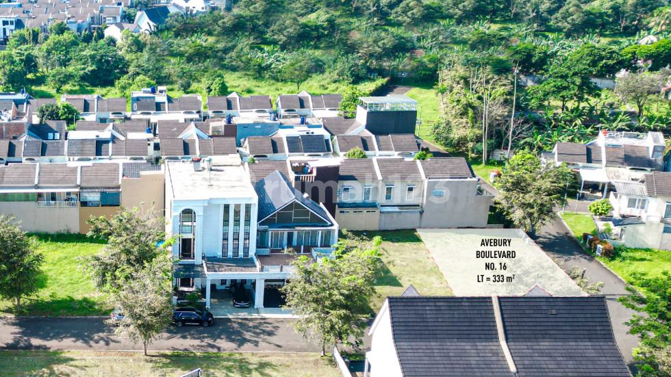 Avebury Boulevard No. 16