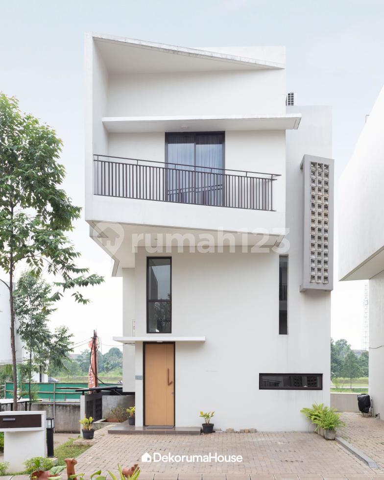 V Town House