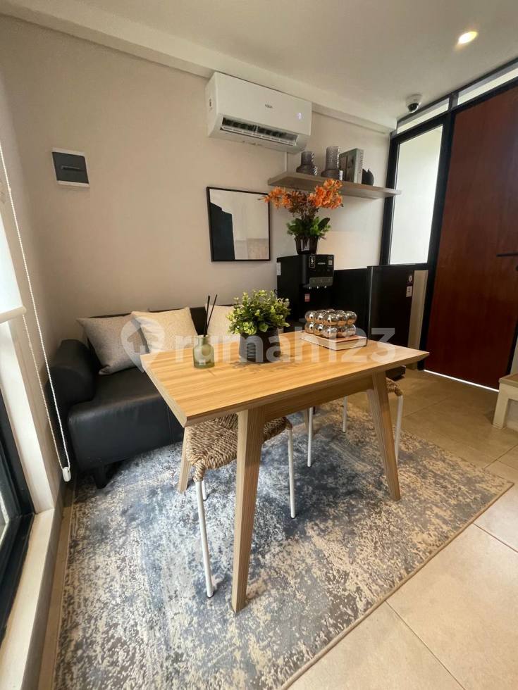 HWB 1B Gold (Backyard)