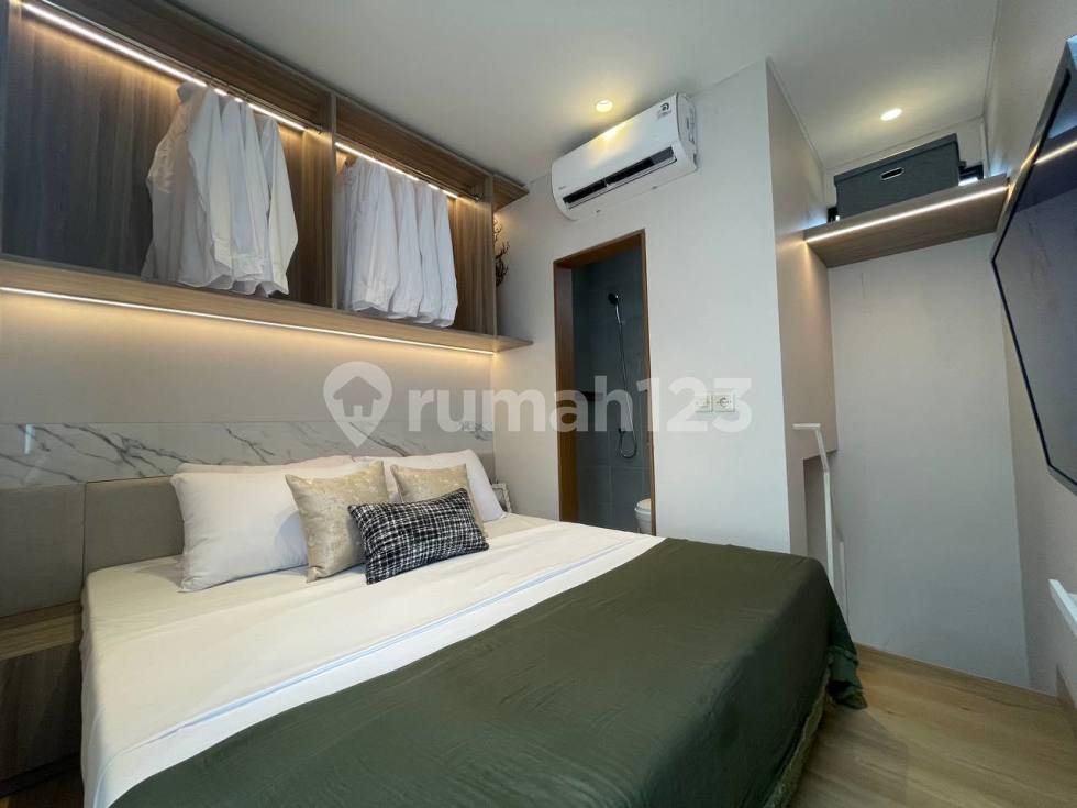 HWB 1B Gold (Backyard)