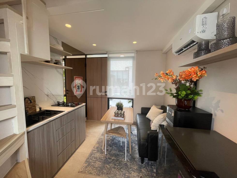 HWB 1B Gold (Backyard)