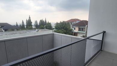 Rumah Modern di Pondok Hijau, Bandung, LT 235 m2
