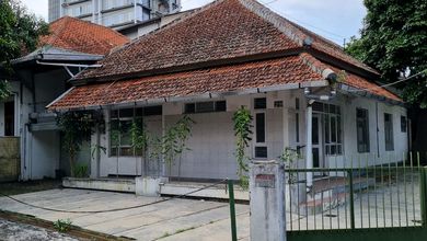 Rumah modern dengan Lahan 510 m2 di Bandung Kota, Bandung
