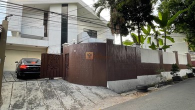 Jual Rumah Cantik Luas 704 m2 di Kemang, Jakarta Selatan