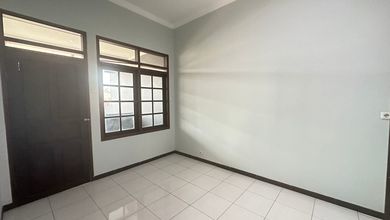 Jual Rumah Megah Luas 90 m2 di Taman Kopo Indah, Bandung