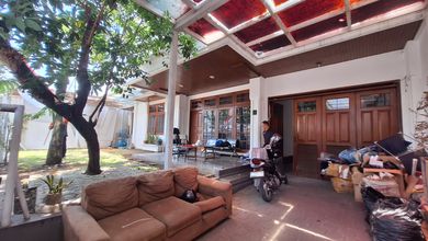 Rumah Modern Luas 360 Jual di Turangga, Bandung