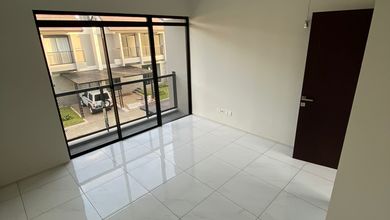 Jual Rumah Siap Huni di Kota Baru Parahyangan, Bandung, Luas 120 m2