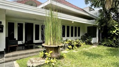 Rumah Sederhana di Menteng, Jakarta Pusat, LT 735 m2