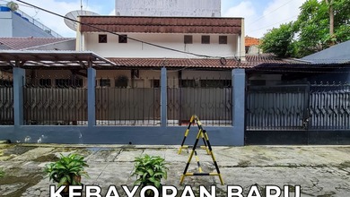 Rumah Lama Ciniru Kebayoran Lama Lokasi bagus dekat Senopati Jalan lebar dan tenang
