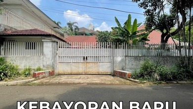 RUMAH TUA HITUNG TANAH POSISI HOOK 3 MUKA DEKAT DENGAN AREA SENAYAN DAN SCBD KEBAYORAN BARU JAKARTA SELATAN