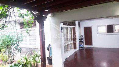 Rumah Unfurnished Siap Tempat di Pleburan