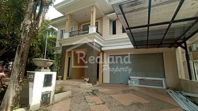 Rumah Mewah Unfurnished Lokasi Strategis di Semarang Barat