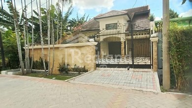 Rumah Megah Semi Furnished Daerah Strategis Daerah Semarang Barat