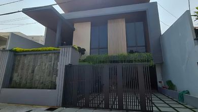 Penawaran Eksklusif, rumah Prestisius di Gajah Mungkur, Semarang, LB 320m²