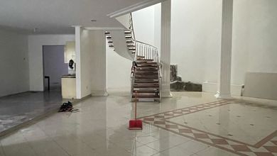 Rumah Sewa Cocok untuk Huni dan Kantor di Pluit, Jakarta Utara