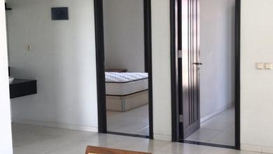 Disewakan Rumah Minimalis Daerah Kota Baru Parahyangan, Bandung, LT  392 m2