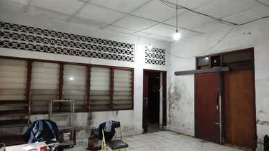 Ruang Usaha Mainroad Jalan Riau, Bandung 