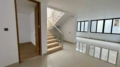 Jual Rumah Eksklusif LT 195 m2 di Sukajadi, Bandung