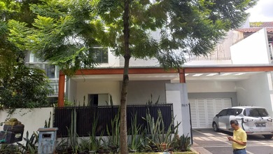 Jual Rumah Bagus Luas 381 m2 area Serpong, Tangerang Selatan
