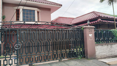 Jual Rumah Megah LT 615 m2 Kawasan Mampang Prapatan, Jakarta Selatan