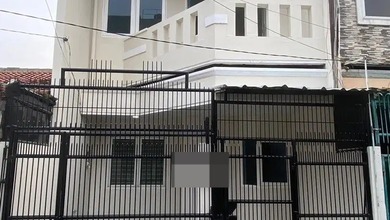 Rumah Modern LT 75 Jual di Kebon Jeruk, Jakarta Barat