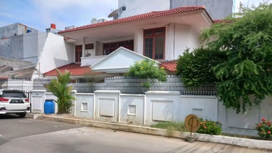 Rumah Modern Luas 300 Jual area Pluit, Jakarta Utara