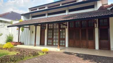 Rumah Mewah Luas 800 m2, di Banyumanik, Semarang