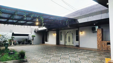 Rumah Mewah Luas 600 m2, di Semarang Barat, Semarang