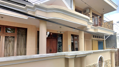 Rumah Modern di Gayamsari, Semarang, LT 360 m2