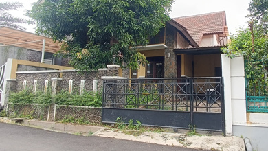 Jual Rumah Cantik Luas 261 m2 area Banyumanik, Semarang