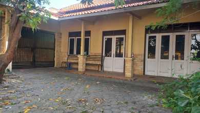 Rumah Modern Luas 400 Jual di Semarang Selatan, Semarang