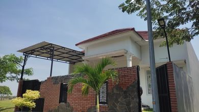 Rumah Modern LT 200 Jual di Graha Padma, Semarang