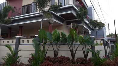 Rumah Premium di Rungkut, Surabaya, Luas 330 m2