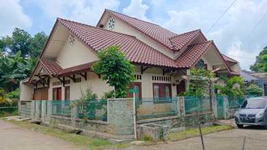 Jual Rumah Mewah Luas 246 m2 Kawasan Cinere, Jakarta Selatan