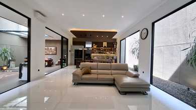 Jual Rumah Siap Tinggal area Singgasana, Bandung, LT 300 m2