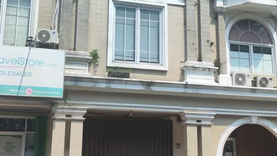 Dijual: Ruko 3 Lantai Ruko Tematik Paramount  Gading Serpong  Ruko siap pakai, bagus, bersih  LT: 67.50 LB: 202.50 KM: 2 Harga: 2,8M Nego