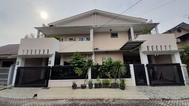 Jual Rumah Cantik LT 255 m2 di Graha Raya, Tangerang Selatan