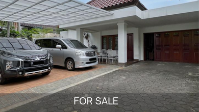 Rumah lokasi strategis di jl maluku menteng jakpus