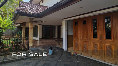 Rumah Eksklusif LT 530 m2, area Simprug, Jakarta Selatan