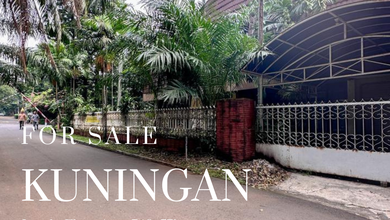 Rumah lama layak huni di kuningan jaksel