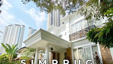 Rumah Megah Siap Huni Dalam Komplek Jalan Lebar di Simprug Garden