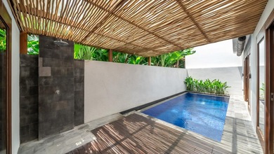 Rumah Premium area Kerobokan, Badung, Luas 140 m2