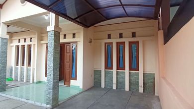 Rumah Eksklusif Unfurnished Lokasi Strategis di Buah Batu
