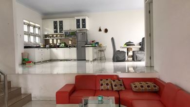 Rumah Modern area Ciumbuleuit, Bandung, LT 400 m2